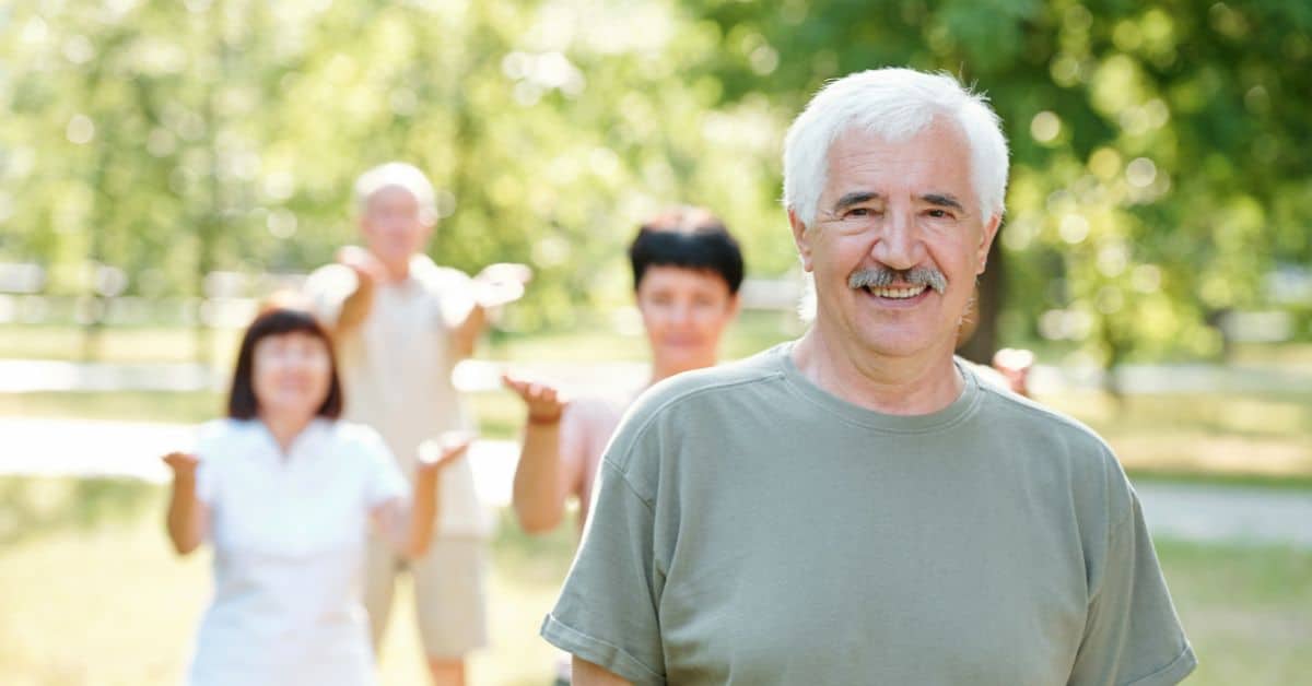 Assisted Living Facility: How Dads Are Reclaiming Summer Wellness 3 Seniors With Family In Assisted Living Facility