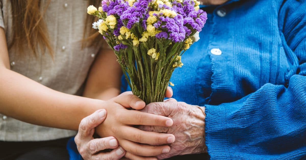 How Does Gratitude Improve Dementia Care For Residents? 4 Gratitude Improve Dementia Care